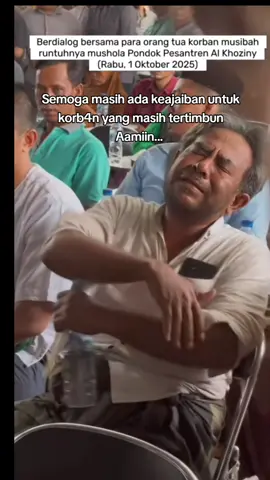 Masya Allah Tabarakallah... amalan apa yang beliau amalkan sehingga anaknya Al Fatih,tertidur saat di evakuasi pada hari ke3. semoga Allah kembali tunjukkan kebesaranNya untuk para korban yang masih tertimbun🤲🤲 #infoterbaruponpesalkhoziny #korbanselamatponpesalkhozinybuduran #ponpesalkhozini #alfatih #
