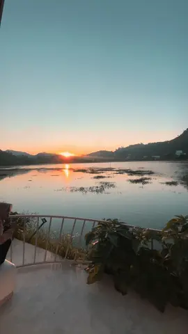 📍Lakeshore Queen Villa #dieng #sikunir #foryoupage #villaestetik #sunset 