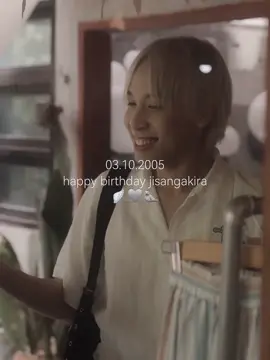 03.10.2025 ♥️HBD จีซัง ขอให้เป็น20ปีที่น่ารักและใจดีกับซัง เป้นเด้กดี ไปไหนก็ขอให้มีแต่คนรักคนเอ็นดู วันนี้ซังเก่งขึ้นจากวันแรกมากๆ แล้วก็เก่งขึ้นในทุกๆวันเยย มี้ภูมิใจในตัวซังมากๆนะคับ วันไหนที่ซังเหนื่อยซังท้อ อยากให้รู้ว่ายังมีพี่พี่แฟนคลับคอยซัพพอร์ตอยู่ตรงนี้เสมอเลยนะคับลูก🫸🏻🩷🫷🏻🎂#jisangakira #happyjisangakiraday #dice_sonray 