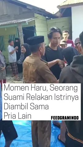 Momen seorang suami di kecamatan tongauna utara serahkan istrinya kepada laki-lain lain melalui prosesi adat Mowea yaitu hukum adat penyelesaian konflik perselingkuhan atau perzinahan (umoapi) dan masalah rumah tangga. . . .