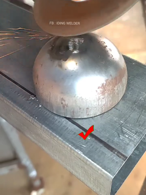 Old welder's clever idea in installing ornaments.  #welding #welder #metalwork #joining #fabrication