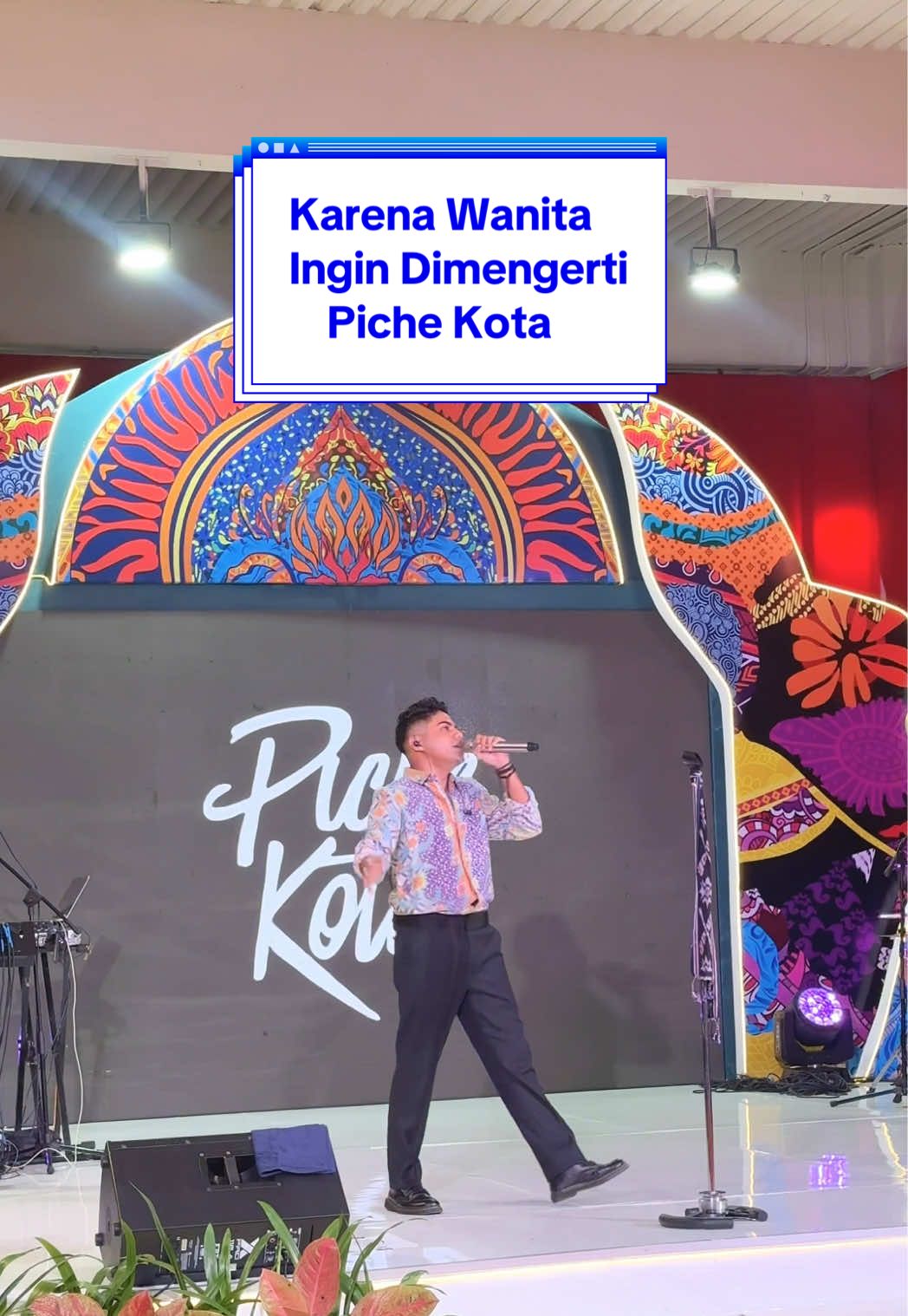 Karena Wanita Ingin dimengerti ~ Ada Band, by @PICHE At Hari Batik Nasional Thamrin City🤍✨ #PicheKota #padasatucintapiche #indonesianidol13 #fyp #nttpride🏝🔥 