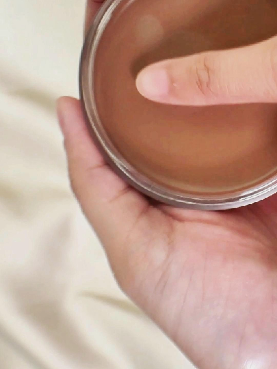 Meet Soft Bronze — your glow-anywhere essential. Whether it’s a hint of warmth or sculpted definition, this staple makes every look feel fresh, effortless, and beautifully you. 🌞✨ #ArcadiaBeauty #CleanBeauty #SimplicityInBeauty #EverydayGlam #Bronzer