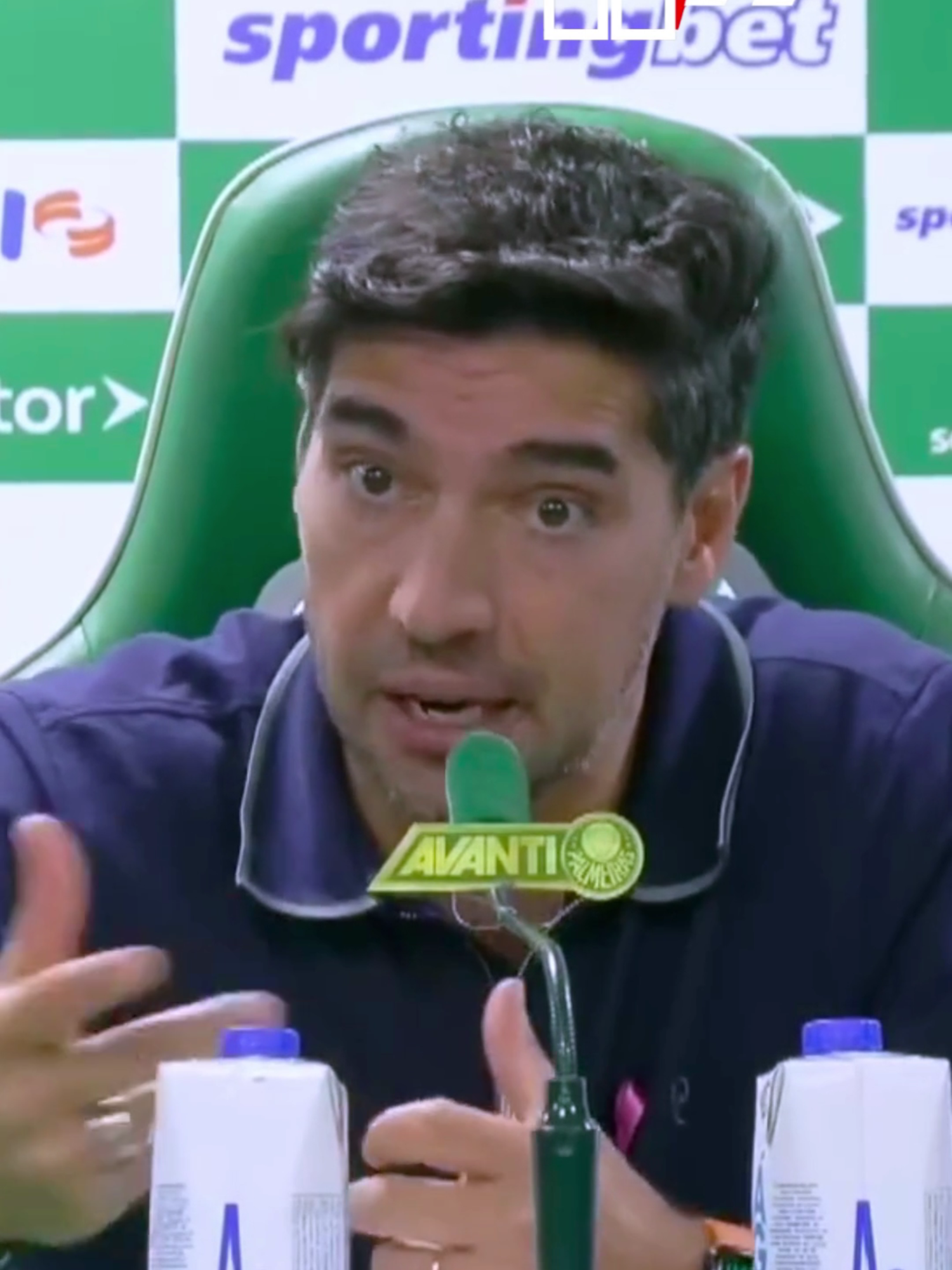 Abel Ferreira fala sobre o que mudou da derrota para o Bahia, por 1 a 0, para a vitória contra o Vasco, por 3 a 0 | COLETIVA DE IMPRENSA PÓS JOGO CONTRA O VASCO #abelferreira #vasco #bahia #palmeiras #futebol