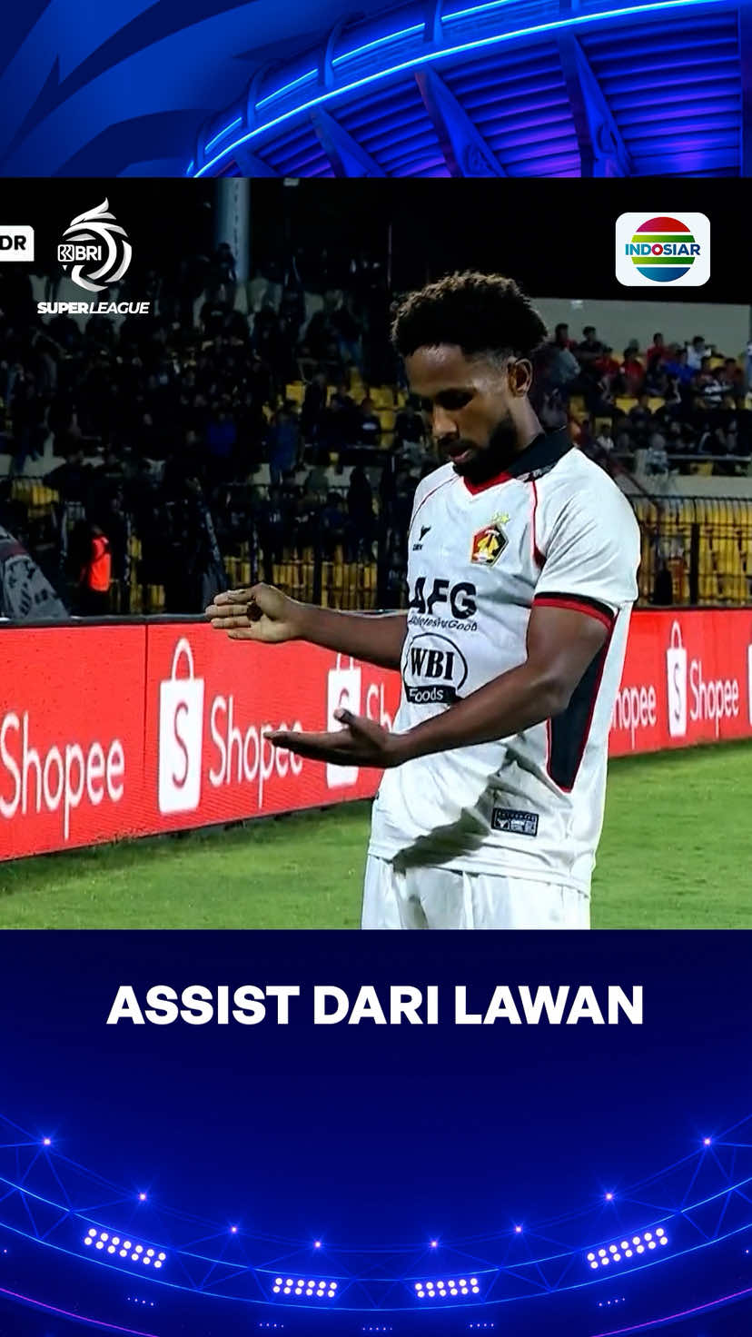 Assist gratis dari lawan, diselesaikan dengan tenang oleh Williams Lugo! #IndosiarSports #IndosiarRumahSepakbolaIndonesia #NewsIndosiarSports #MatchClip 