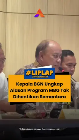 Sejumlah daerah menetapkan status kejadian luar biasa (KLB) pelajar keracunan menu Makan Bergizi Gratis (MBG). Kepala Badan Gizi Nasional (BGN), Dadan Hindayana, menjelaskan alasan program prioritas Presiden Prabowo Subianto itu belum dihentikan sementara atau dimoratorium setelah adanya peristiwa tersebut. Dadan menyebutkan, program MBG akan tetap berjalan sambil dilakukan proses evaluasi. Kecuali, ada perintah lain dari Prabowo terkait program ini. Dadan mengatakan, Satuan Pelayanan Pemenuhan Gizi (SPPG) yang menyediakan menu MBG bermasalah telah disetop sementara. Pihaknya akan melakukan investigasi. 🎥: Dok. Akurat.co/Ayu Rachmaningtyas. #liplap #liputanlapangan #kepalabgn #makanbergizigratis #akuratco