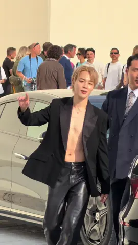 Dior Paris Fashion Week 2025 Jimin #jimin #jiminbts #paris #parisfashionweek #fashionweek 