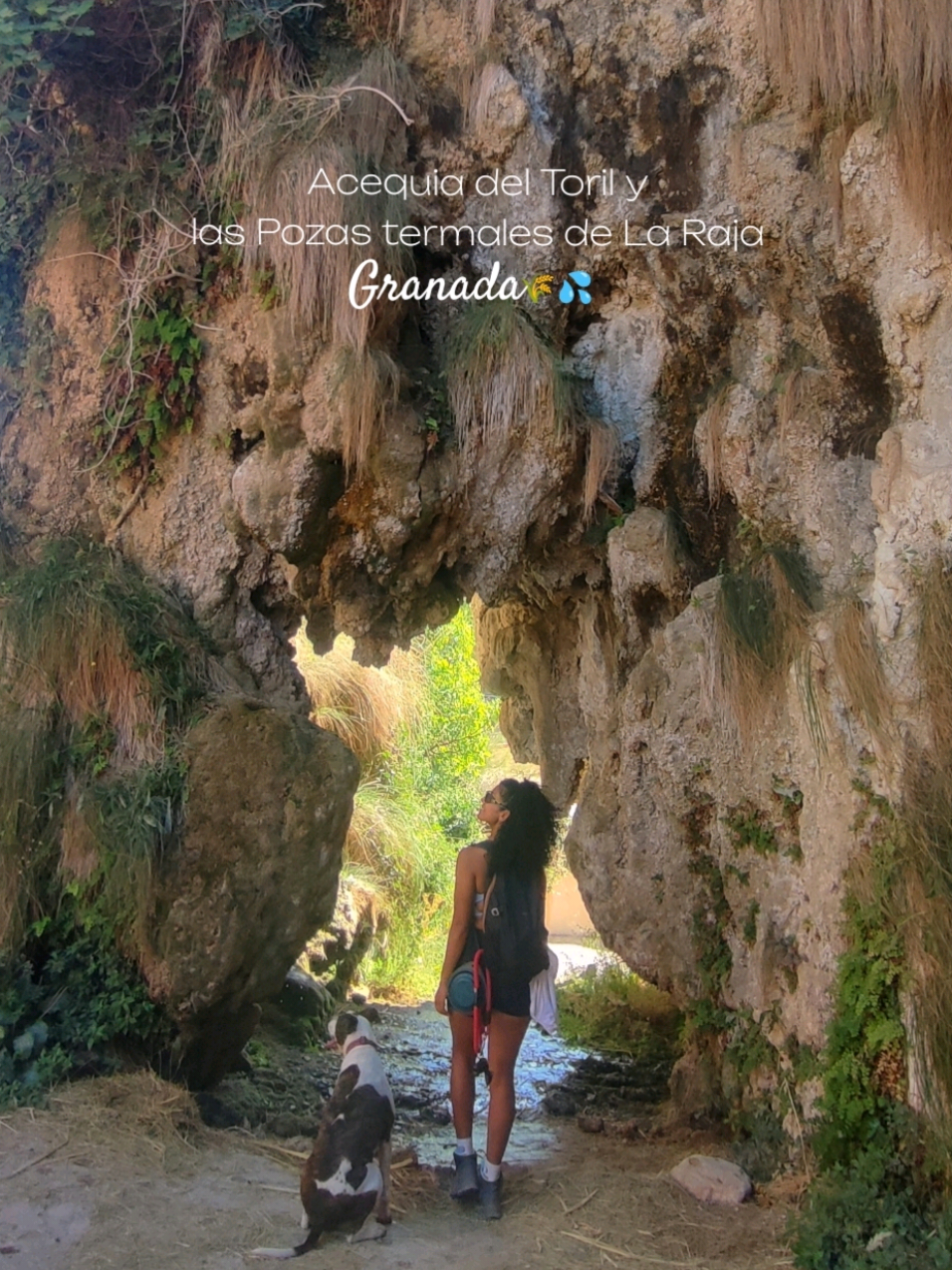 Está es la ruta de Octubre que debes guardar!!! 🥾🎒🌾💦 Aprovechando el buen tiempo del sur, te traigo una ruta de aguas termales en Granada  🥾 Distancia de 8 kms aprox. ⌛ duración de 3h, nosotros tardamos un poquito más ya que al no estar muy bien señalizada nos desorientamos un poco.   Os recomiendo seguir la guía de @milyunarutas es una maravilla ✨ ATENCIÓN ⚠️ Llevad agua fresca, escarpines y una muda por si os pegais un baño. Espero que disfrutéis tanto como lo hicimos nosotros, pero sobre todo sigamos preservando el entorno 🌳🫂 #foryou #Hiking #senderismo #ruta #aguastermales 