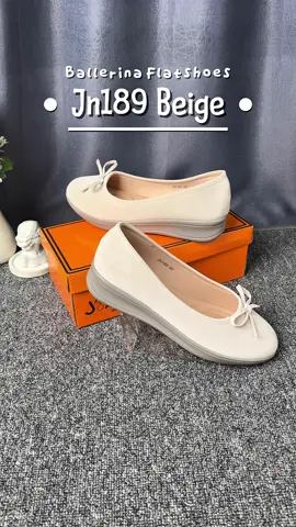 Ballerina flatshoes Jn189 ini detailnya manis banget😍 bikin looks makin cute! Sepatu ini juga ringan dan nyaman dipakai🤩 checkout sekarang!#fyp #sepatujoanne #viralditiktok #bestseller #flatshoes 