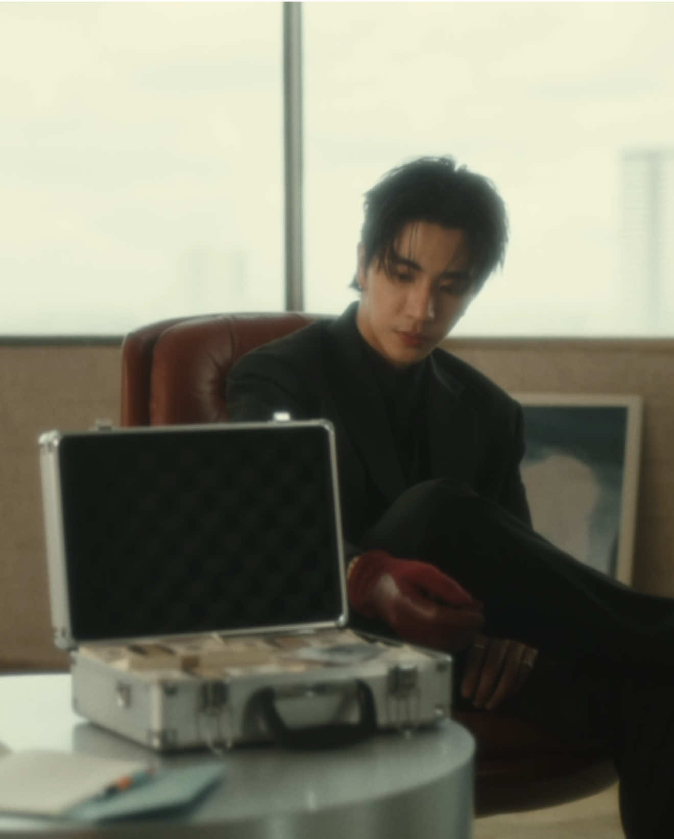ด้านชา (Numb) - PERTH Feat. Paper Planes | TEASER  @PERTHPPE @Paper Planes  MUSIC VIDEO RELEASE 03.10.2025 📺YouTube : RISER MUSIC & ALL STREAMING #Numb_PERTHftPaperPlanes #PaperPlanesband #PerthTanapon #RISERMUSIC 