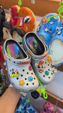 Pow bạc đủ size ạ #crocs #xuhuongtiktok #dangcrocs #clasiic 