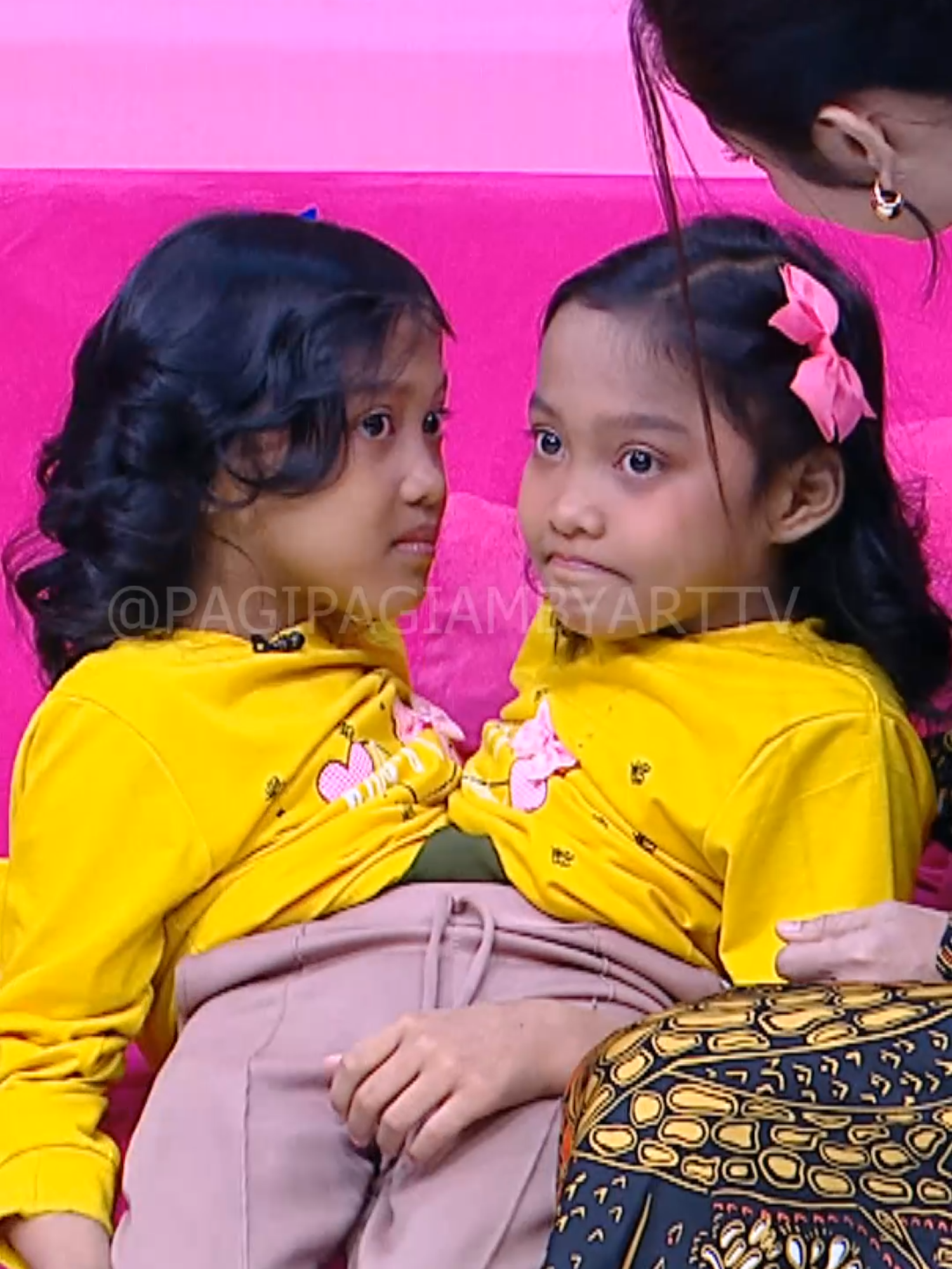 Semoga mama bisa dateng ke mimpi Dewi dan Putri dan peluk kalian ya.. #pagipagiambyarttv #fyp
