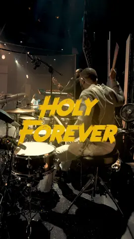 Holy Forever @CeCe Winans  .  . . #music #tiktokmusician #bassplayersoftiktok #sundayrecap #holyforever 
