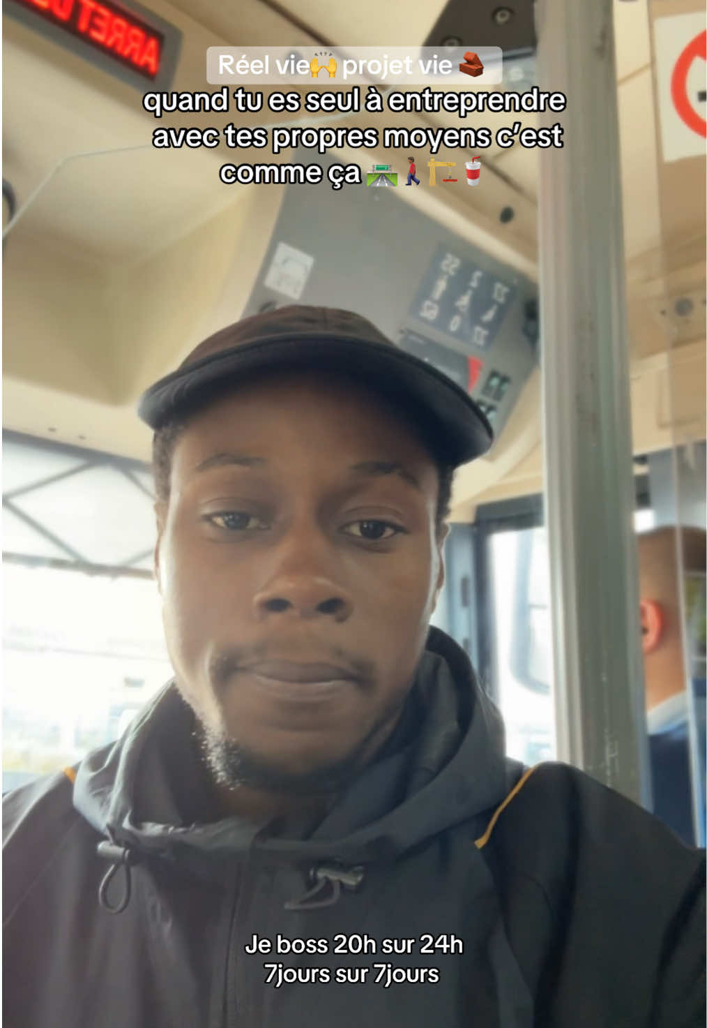J’ai vais désormais me concentrer sur la logistique 🚚📦 urgemment car je reçois des demandes de grandes enseignes 🏬 chaque jour.  Et nôtres objectif c’est d’inonder le marché français 🇫🇷 et international 🌍. Aujourd’hui, la demande est là 📈, Oui j’arrive à y répondre 🙌car je me dois d’y répondre! Ce mois Octobre ont compte déléguer notre boisson 🏗️à des sérieux Embouteilleur d’Europe🥤🙌Je suis ouvert à tout type de collaboration 🤝 si t’es un embouteilleur et que tu peux embouteiller nos Massapo, infusion d’hibiscus 🌺, afin que je puisse démarcher encore plus et plus🙌🛣️🚶🏾‍♂️🔌#jamie #entrepreneur #cherche #embouteilleur #massapo 