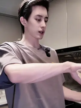 สเปคกุมากผัดข้าวไปบ่นไป เพิ่มวีแชทเค้าไหม #aoruipeng #敖瑞鹏 #อ๋าวรุ่ยเผิง #ngaothuybang #오서붕 