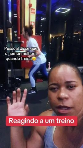Acho que reagir a vídeos de treino não é pra mim😰😭. #musculacao #academia #treinamento #noivas2026 #noivas 