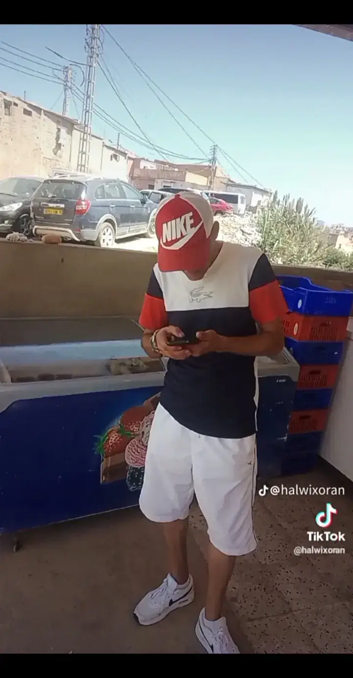 #MemeCut 