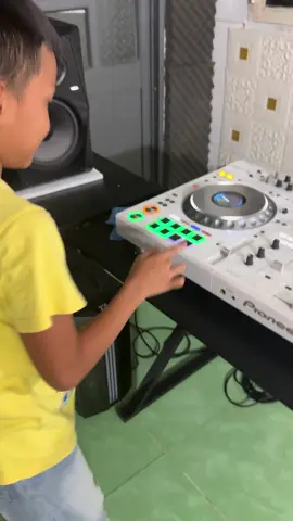 Nghệ 2 củ 😂😂😂. #xuhuongtiktok #djbinhnguyen 