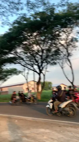 asikk ahh#kudus24jam #lingkarraceway #liarankudus #balapkudus #lingkarklumpit 