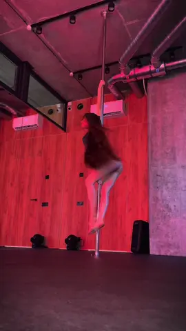 #poleexoticdance #poledancelove #poledancingmotivation #ukrainegirl 