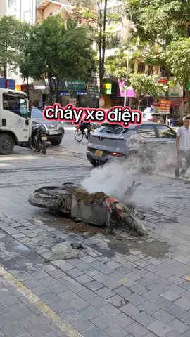 số 9 Duy Tân 1h ngày 2/10/2025  #xaykenhtiktok  #chayxedien  #hanoi  #duytan 