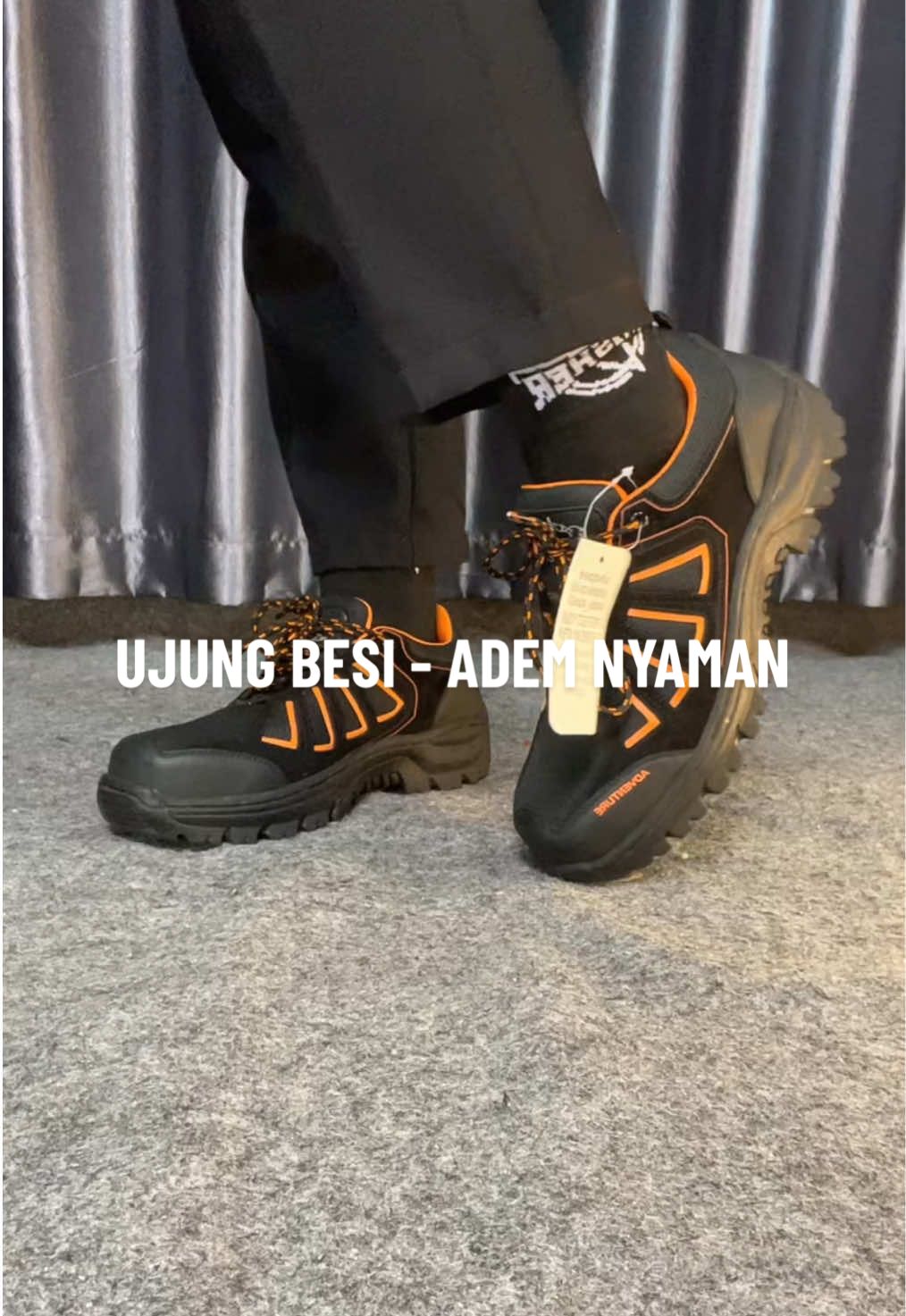 Sepatu Safety Ujung Besi, sangat cocok untuk outdoor, kerja pabrikan, adem nyaman #promoseruweekend #sepatusafety #safety #sepatuujungbesi #sepatu 