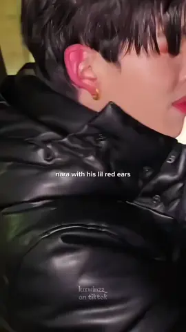 All of his ears turned  red  the reason is his meow phuphu😻🤎 #pondphuwin #pond #phuwintang #fpy #crdvideo 