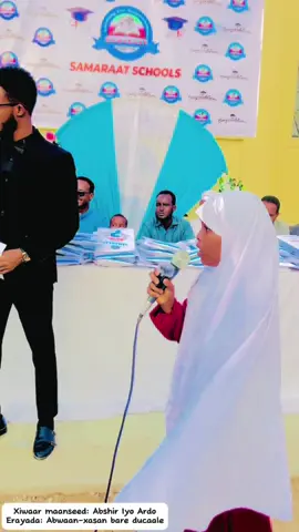 Mid kamida Dhacdooyinka bulshada sida dhabta ah uga dhex dhaca oo ah in 