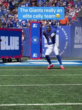 Every player just out there hitting ts💀 #giants #giantsfootball #celly 