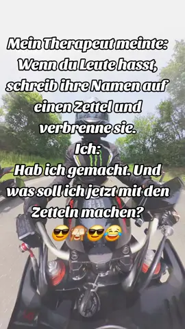 Was macht ihr mit den Zetteln?....😂😎😂 #motivation #frauen #männer #biker #humor  @manigoal @Usi_Nator @Heiwanoche 