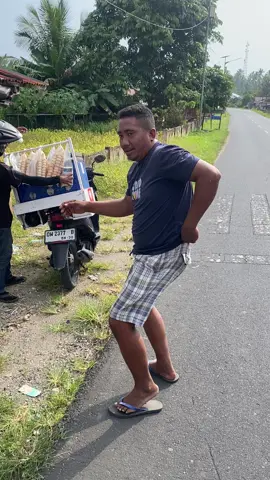Pake Lagu kong😂#promoseruweekend #fyppppppppppppppppppppppp #malukuutarapride🏝🔥fypシviral #halmaherautara #menyalaabangkuh🔥🔥🔥🔥🔥 