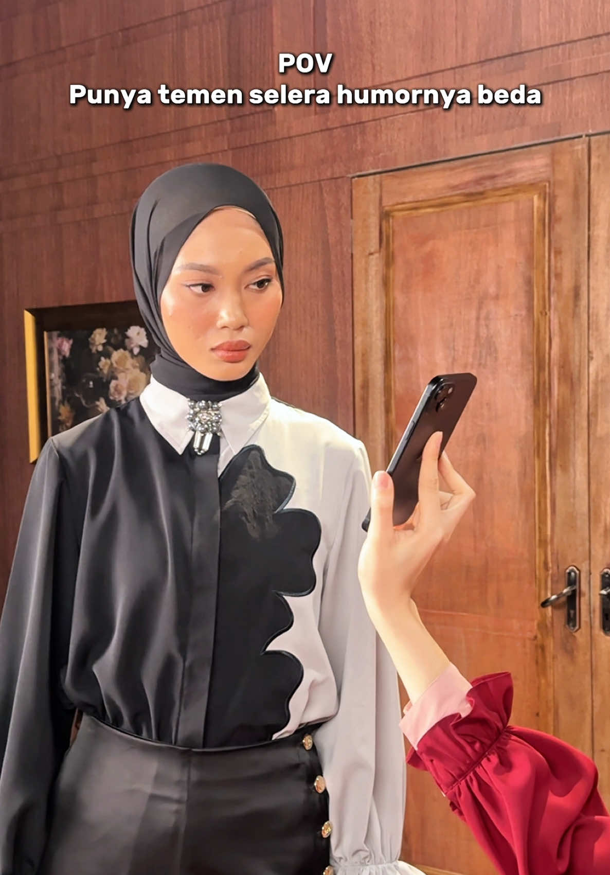 Harusnya ikut ketawa aja ngga sih? 👀 #KLAMBY #IamWearingKlamby #Perayaan13Klamby #1Nusantara3Warisan