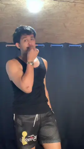 Pababa ng pataba ng pataba ang taong ltooo HAHAHA