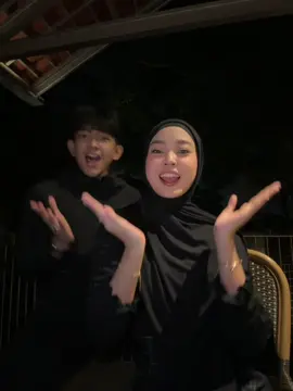 suruh yang belakang diem pls..