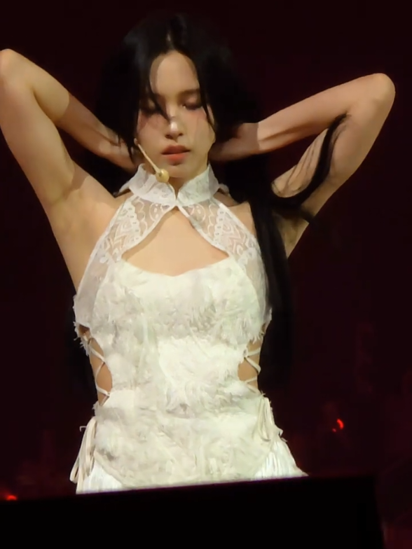 mina's armpits 🥵 #twice #tif #fyp 