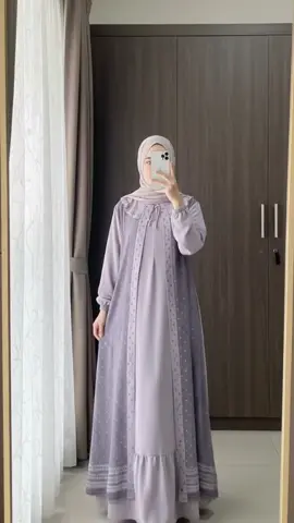 🌟 Tampil anggun & nyaman dengan Saskia Dress 🌟 Gamis ceruty polos mix print, full furing, busui & wudhu friendly 🌸 Cocok dipakai ke acara formal maupun santai! #dresscantik #dressmurah #dresshijab #fypシ #fyp 
