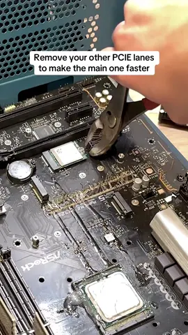 The other PCIE lanes hog power #pcgamer #pcsetup #gaming #techtok #pcgaming 