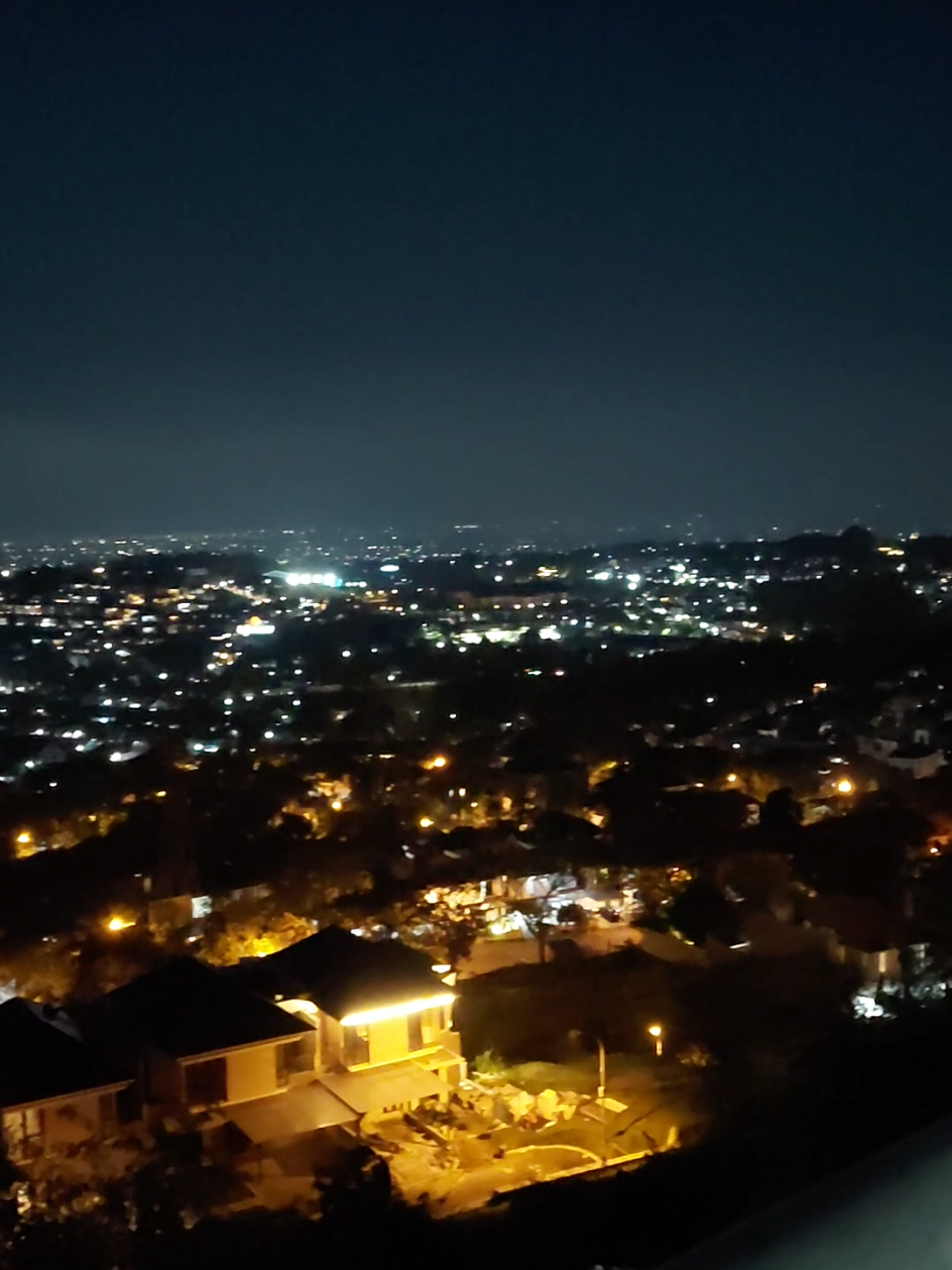 hidden gem semarang warung fatih jabal mubarok dengan sky view, city light, bukit sari (bukit khayangan), Gombel semarang #semarang #hiddengem #citylight #warung #gombelsemarang 