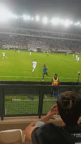 ساديو ماني حاول يستفز الجمهور الزوراء وكان الرد قاسي #الشعب_الصيني_ماله_حل😂😂 