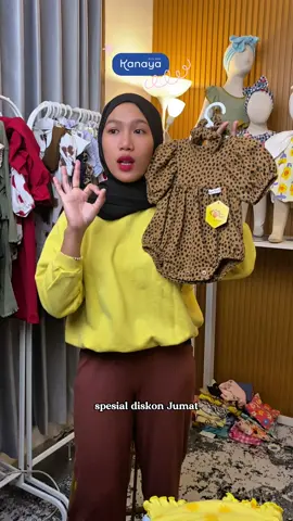JANGAN SAMPAI KETINGGALAN ‼️ Spesial live bareng sama mama mia 🤩 Besok jumat tgl 3 Bakalan banyak banget harga-harga ambyar yang di kasih sama mama mia 🥰🥰🥰 #bajuanakkanaya #tokobajuanak #tokobajuanakmurah 