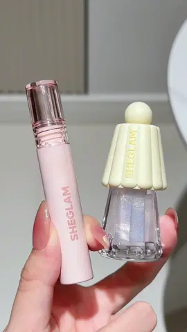 Fave lip tint + fave gloss = The perfect glam match star 👯‍♀️ ID:67554655 #lipsticktutorial #glossylip #LipGlossAddict #makeup #LipHacks #SHEGLAM #sheglam #SHEGLAMLipstick