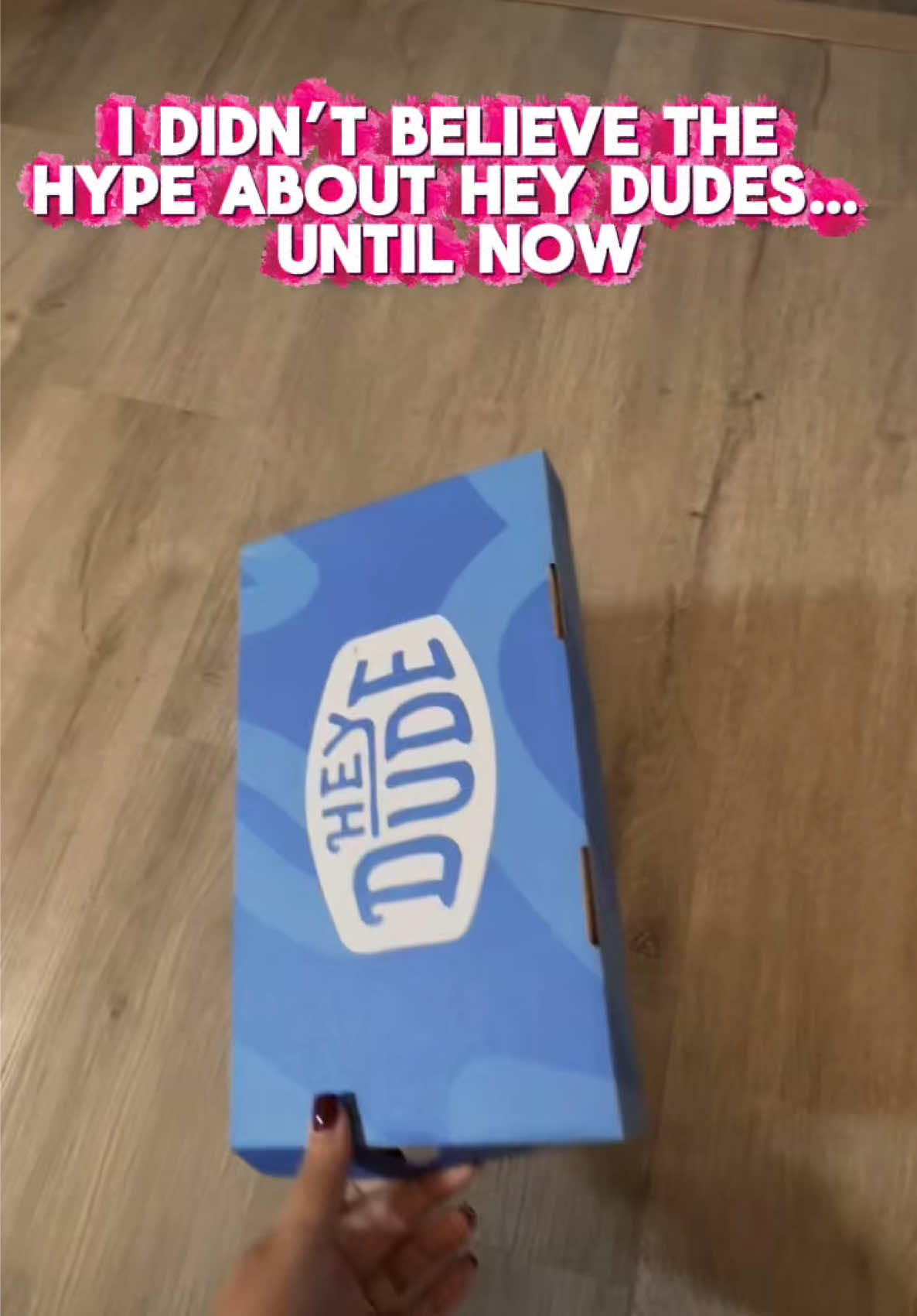 I see why everyone is obsessed 🤯 #heydudes #shoesoftheday #shopwithme #viralproducts @HeyDude 