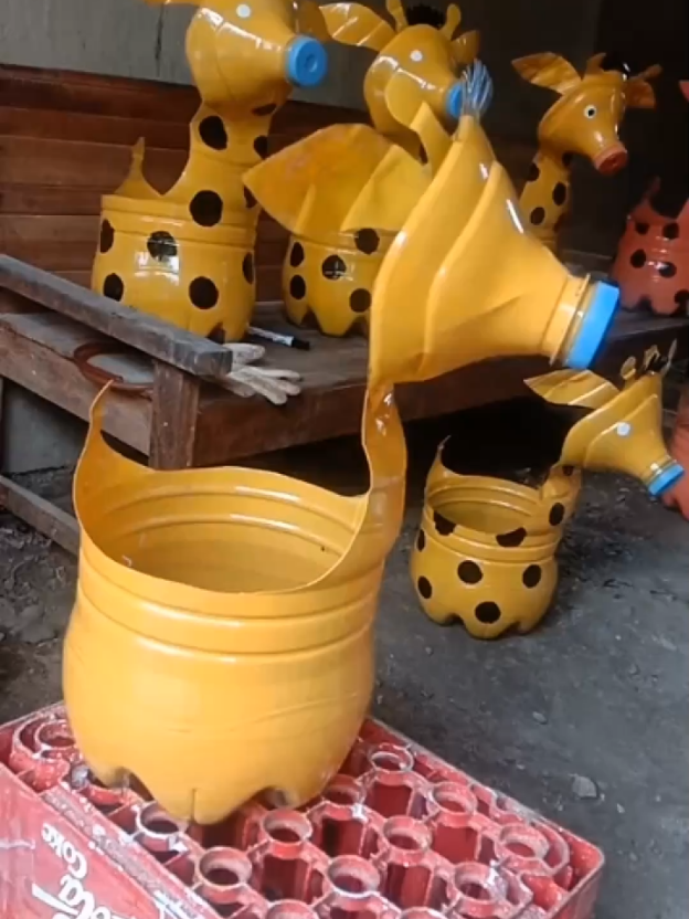 kreasi pot unik model jerapah dari galon bekas #potunik #idekreatif #fyppppppppppppppppppppppp 