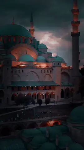 اللَّهُمَّ صَلِّ عَلَى مُحَمَّدٍ وَعَلَى آلِ مُحَمَّدٍ