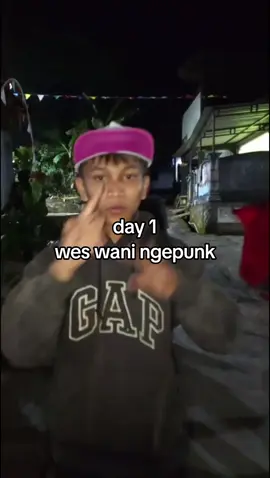 kalo ngepunk jangan lupa pakpunk#punk #anakpunkanticewek #ngepunkmas #fyppunk 