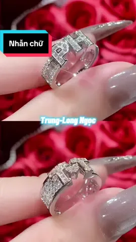 Nhẫn chữ đính kim thiên nhiên - độc đáo - cá tính - ý nghĩa #longngocluxury #thanhtrungdiamond #trangsuckimcuong #nhanunisexkimcuong #kimcuongthiennhien 
