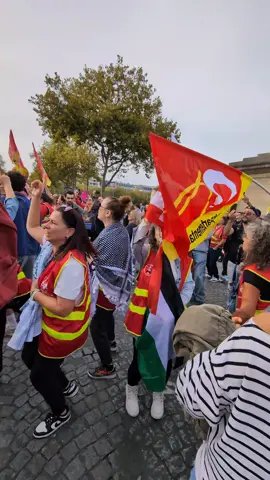 Manifestation du 2 octobre de Paris  place Vauban en présence de la CGT  #manifestation #cgt #paris #actualite 