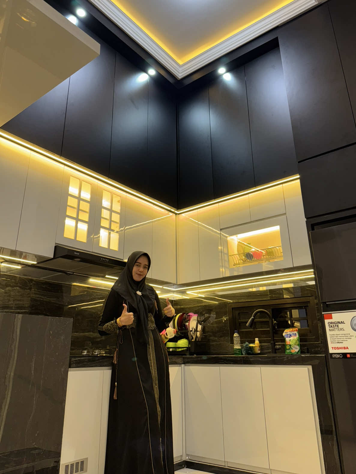 Kitchenset rumah Umik @Azkamotor #HPLrumahid #plafonjawatimur #plafonrumahid #plafonrumah  #kitchenset 