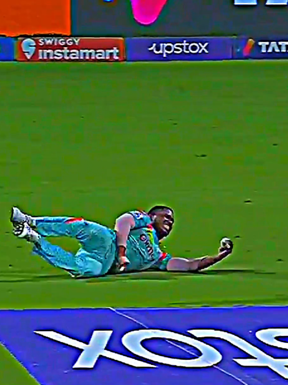 Top Best Catches🦸‍♂️ in Cricket ❤‍🔥 #Best #catches #foryou #cricketvideos #cricket  @Jeya 🥰👀  @Ò𝐑𝐇ÅÑ 🖇🍂🤍  @Shahi Edits 𝐄𝐱𝐭𝐫𝐚 