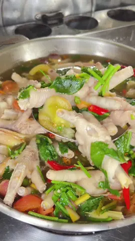 ต้มซุปเปอร์ตีนไก่แซ่บๆจ้า
